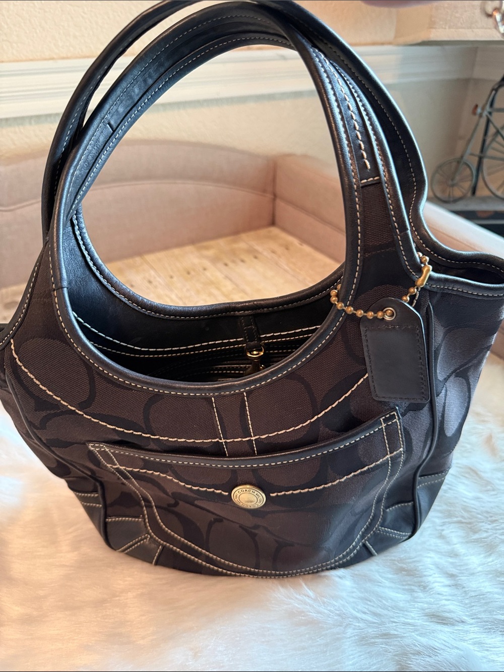 Coach ERGO Black Signature C Shoulder Bag with Cream Stitching & brass Y2K - Picture 8 of 8